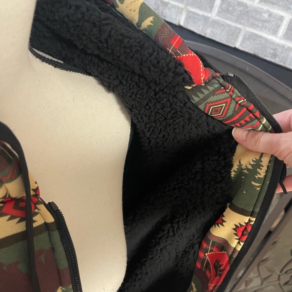 Men's Hooded Jacket with Deer and Tree Pattern - Picture 7 of 8